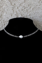 Load image into Gallery viewer, Pearl Choker Chain

