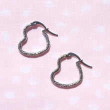 Load image into Gallery viewer, Twisted Heart Hoops
